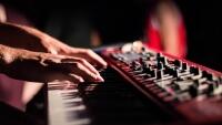 piano hands-1851500 1280
